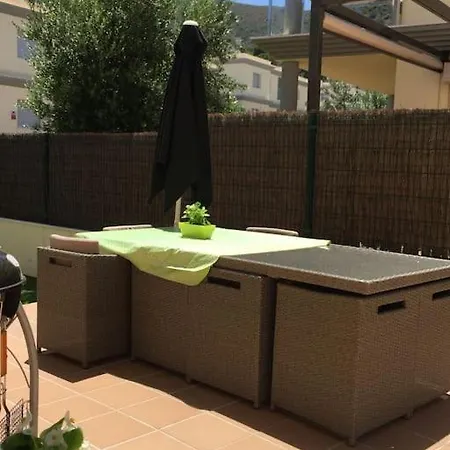 Avec Piscine Face A La Mer, 1ere Ligne *